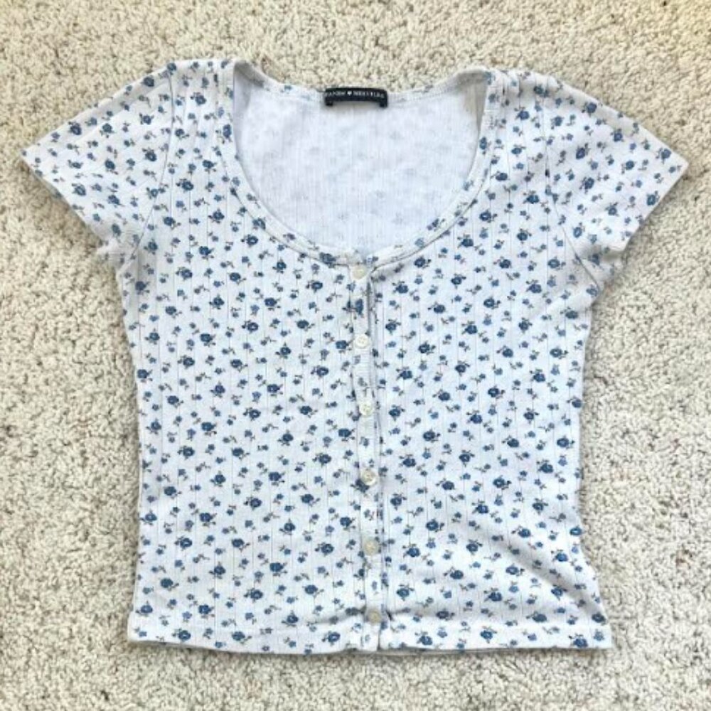 Brandy Melville White and Blue Floral Zelly Top RARE - Size OS (~S/M)